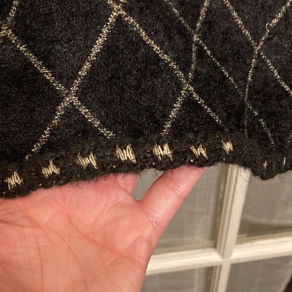 Rihoas Black and Gold Fuzzy Sweater Skirt - Picture 6 of 16